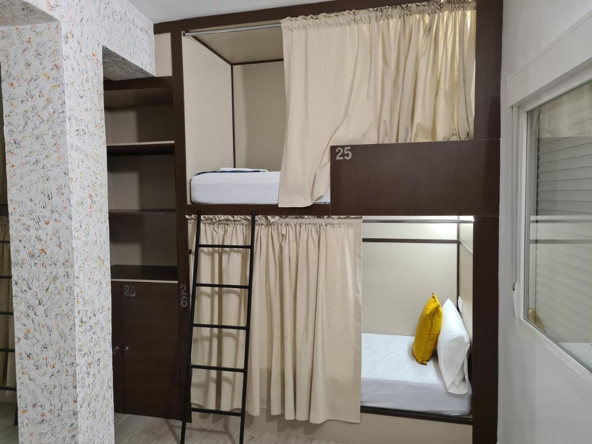 Hostel M-A Rooms Mate Madrid Ngoại thất bức ảnh