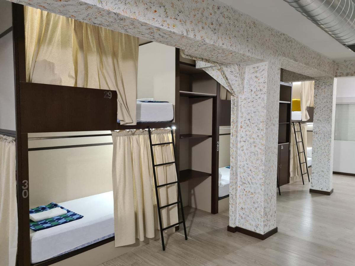 Hostel M-A Rooms Mate Madrid Ngoại thất bức ảnh