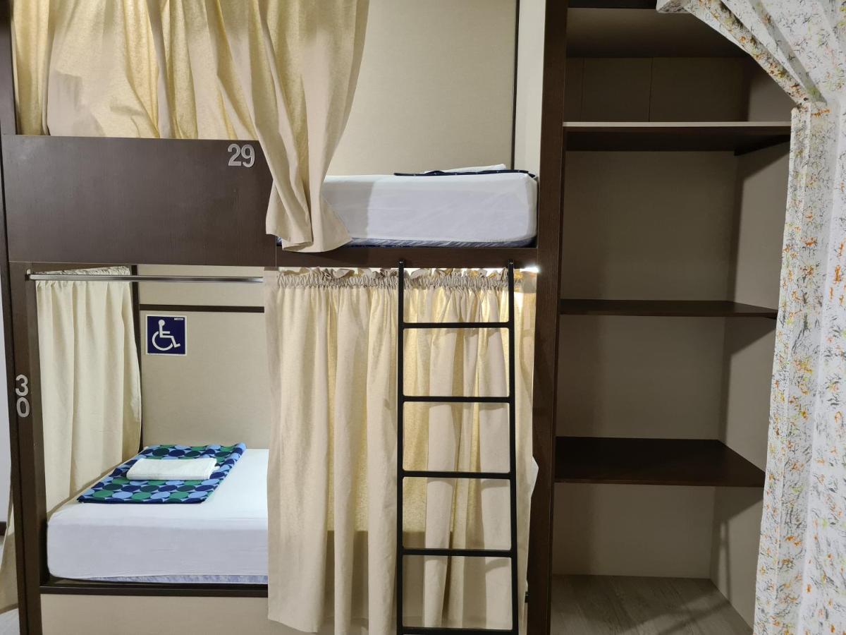 Hostel M-A Rooms Mate Madrid Ngoại thất bức ảnh