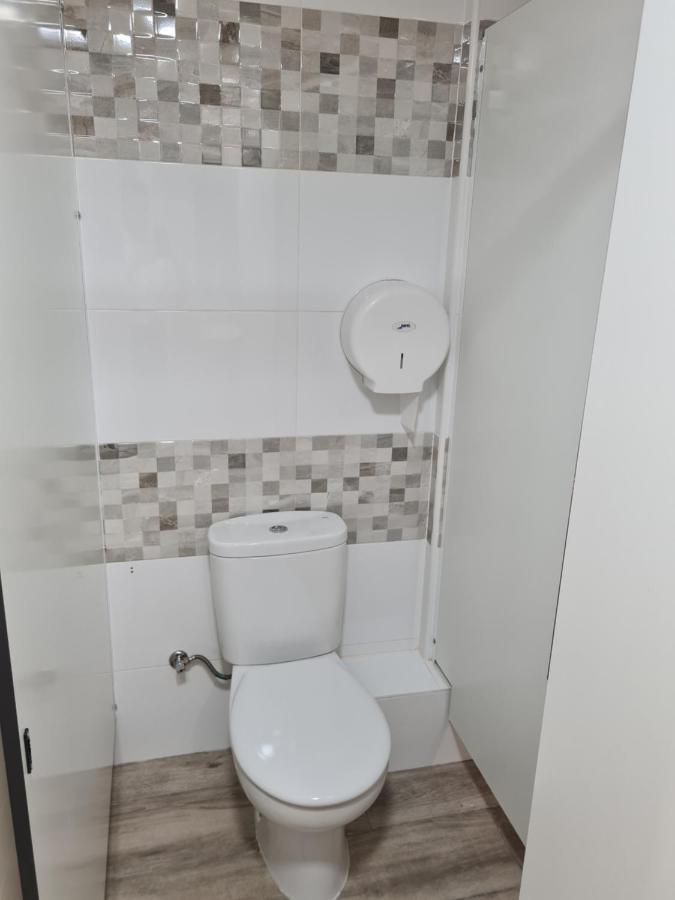 Hostel M-A Rooms Mate Madrid Ngoại thất bức ảnh