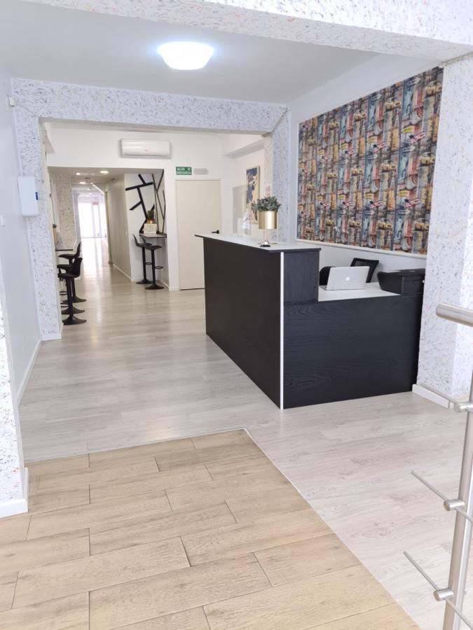 Hostel M-A Rooms Mate Madrid Ngoại thất bức ảnh